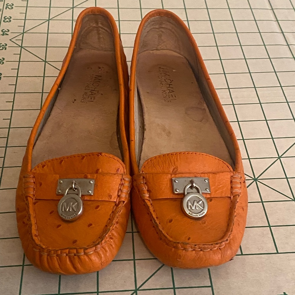 Michael Kors Hamilton Loafer 7.5M Orange Ostrich Leather MK Logo Padlock Flats